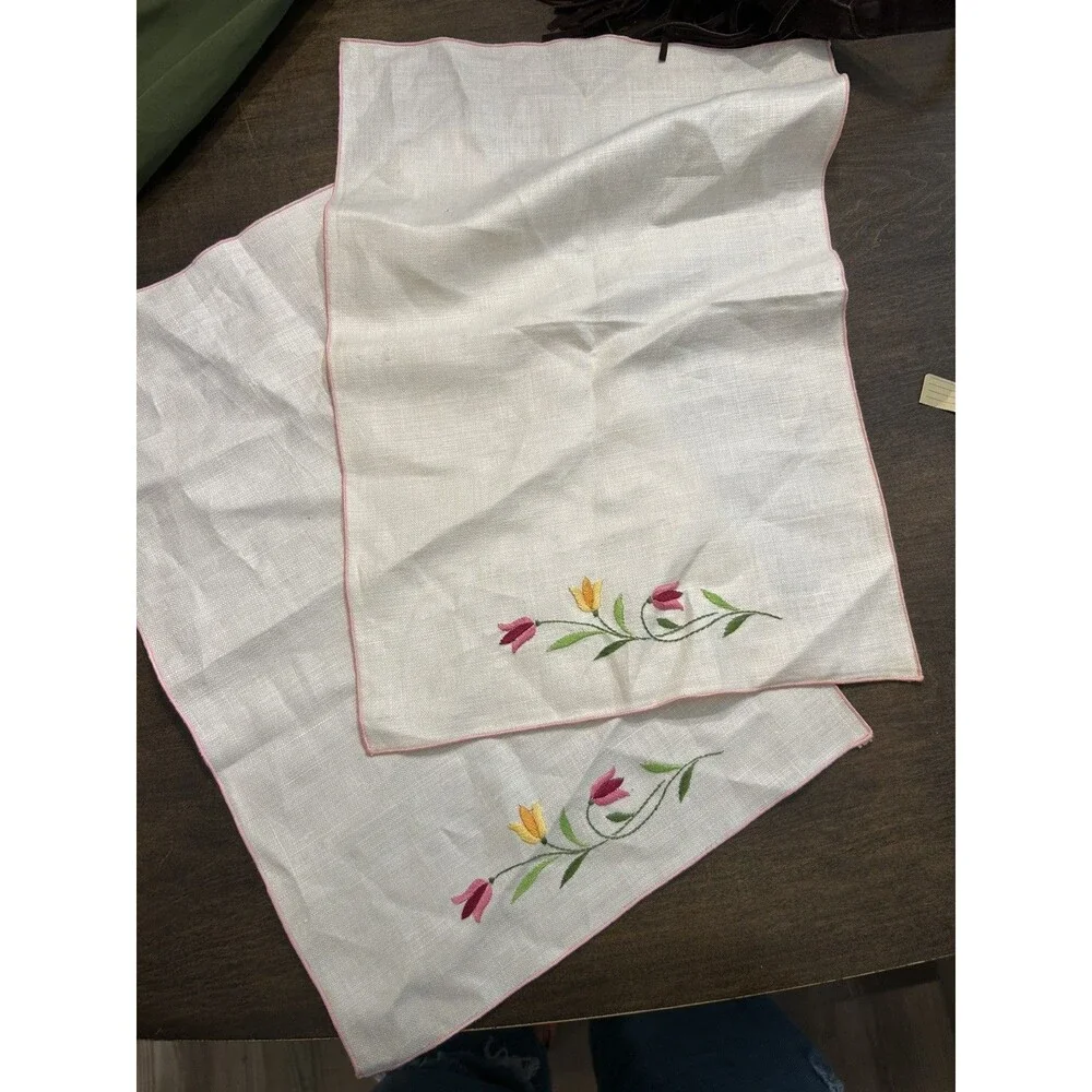 Pair Of Linen Napkins Floral Vine Design Embroidered Pink Edge Cottagecore
